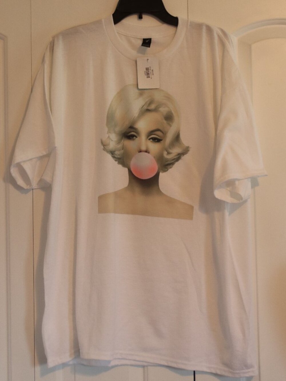 The Willow Tree White Short Sleeve Tee Marilyn Monroe Pink Bubble Size 2 X
